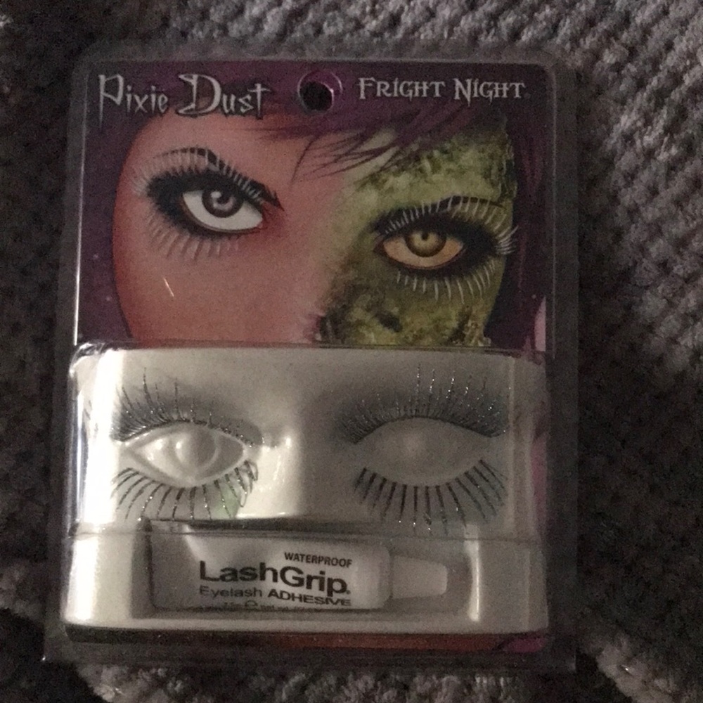 💚 $5 Fright Night Pixie Dust Lashes